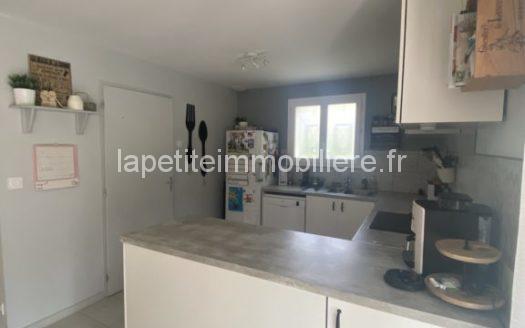 Maison récente de plain-pied à Galgon (33133)