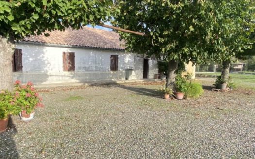 Maison + grange ÉNORME POTENTIEL à Saint Martin de Laye (33910)