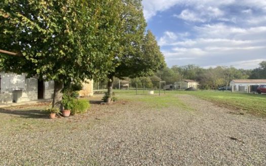 Maison + grange ÉNORME POTENTIEL à Saint Martin de Laye (33910)