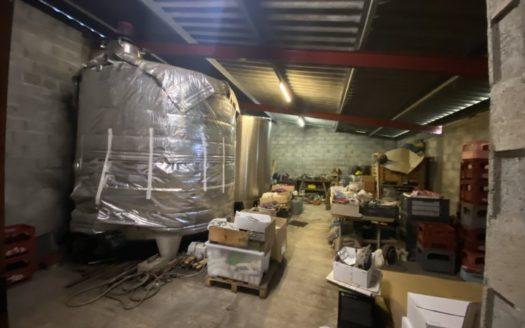 Très beau chai à Saint-Ciers-d’Abzac 33910