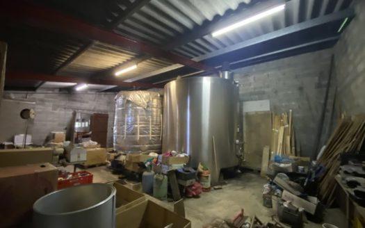 Très beau chai à Saint-Ciers-d’Abzac 33910