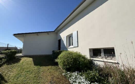 MAISON T5 CENTRE BOURG GALGON 33133