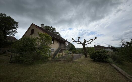 MAISON FAMILIALE VUE EXCEPTIONNELLE SUR DOMME 24250
