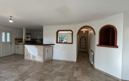 MAISON T4 AVEC GRAND TERRAIN ET GARAGE à Périssac 33240