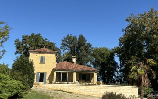 Belle propriété au coeur du Périgord Noir (Domme 24250)