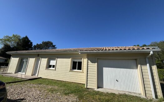 MAISON T5 DE PLAIN-PIED AVEC GARAGE ET JARDIN à Galgon 33133