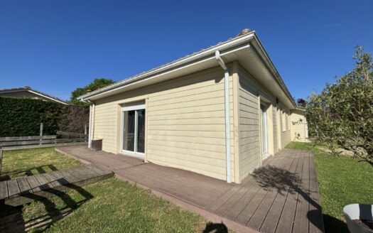MAISON T5 DE PLAIN-PIED AVEC GARAGE ET JARDIN à Galgon 33133